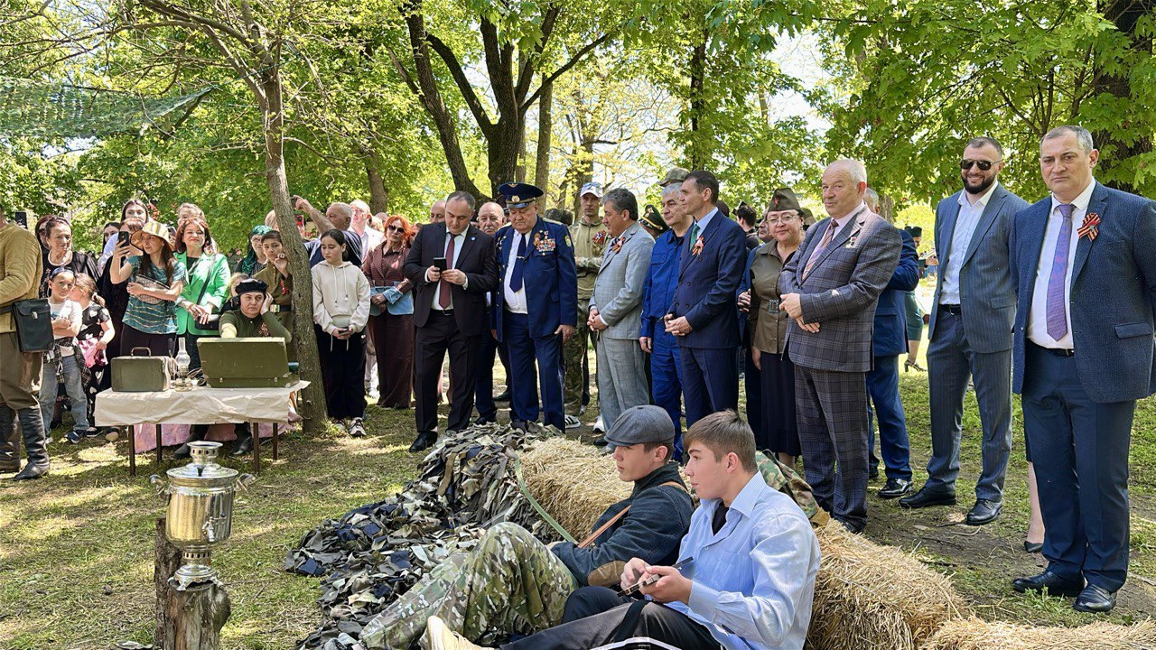 В селении Атажукино воссоздали ключевые сражения Великой Отечественной войны — от обороны Брестской крепости до штурма Рейхстага