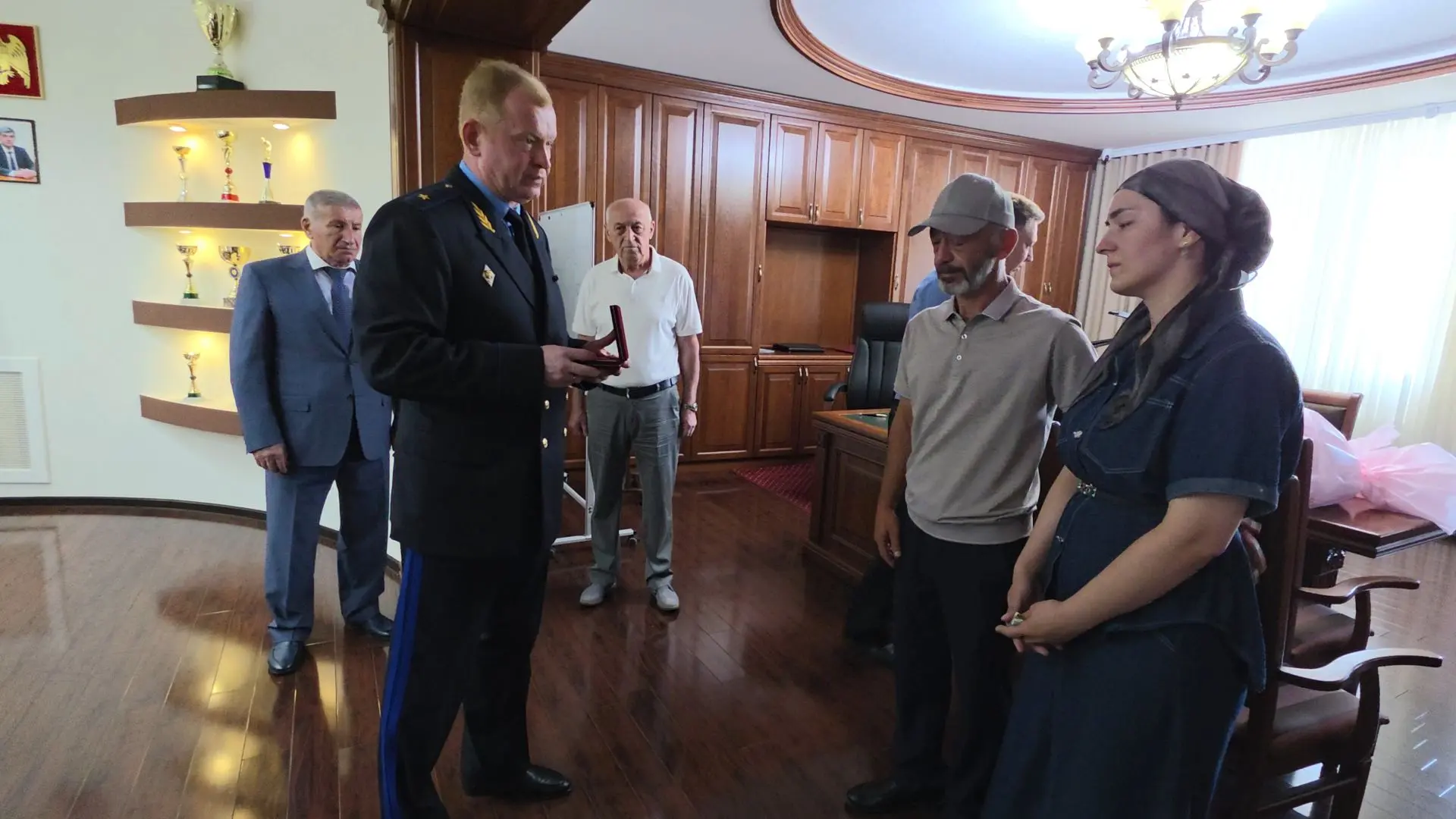 В Баксанском районе семье погибшего героя-пограничника Алима Казанова передали орден Мужества 