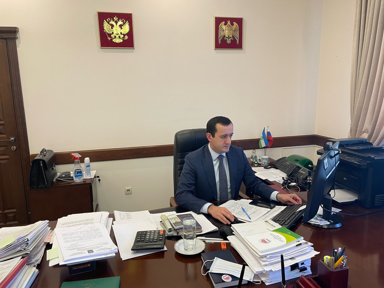 И.о. председателя Государственного комитета КБР по тарифам и жилищному надзору Алим Макуашев принял участие в заседании Правительства КБР проводимого посредством ВКС. 