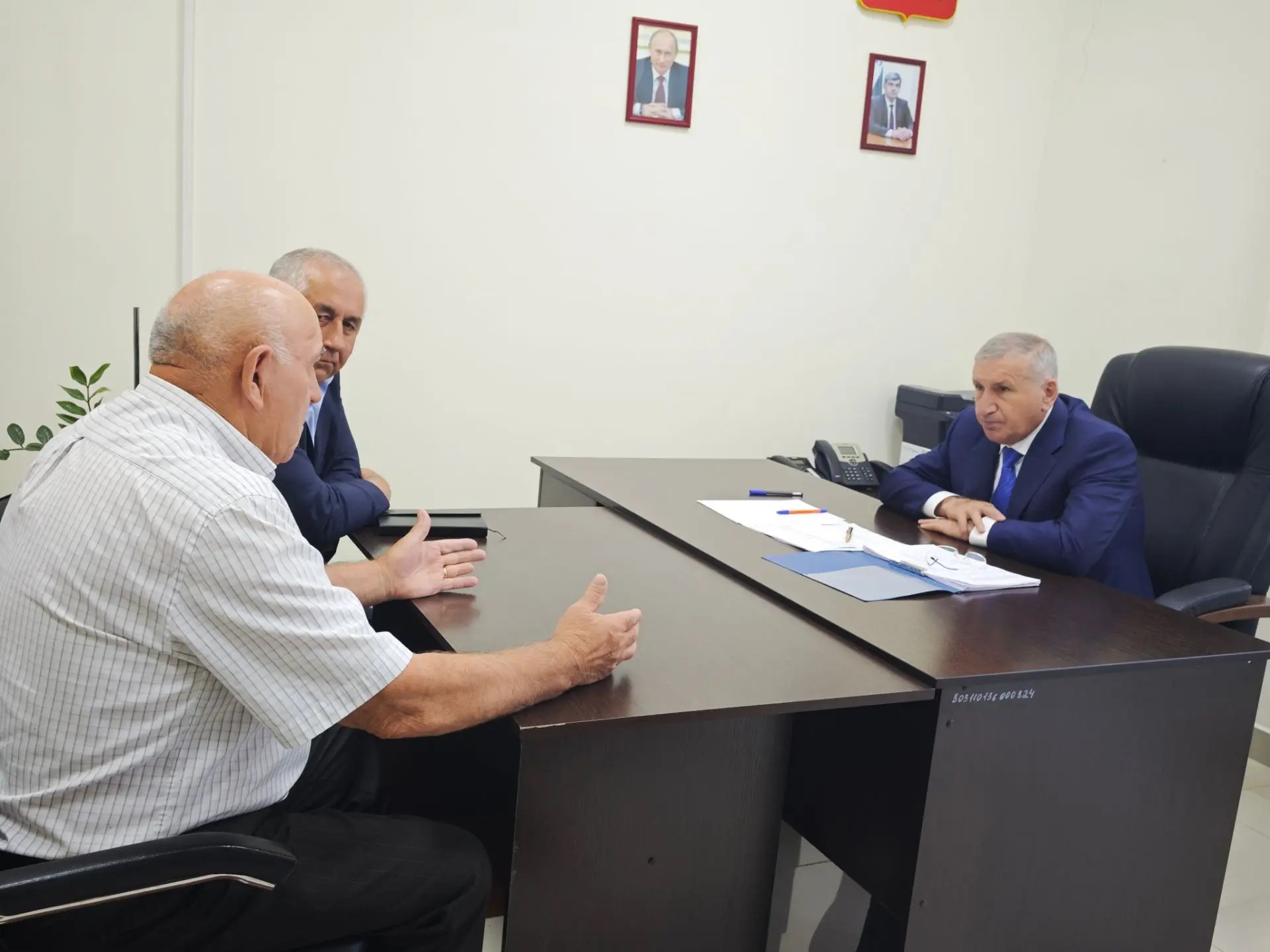 Глава администрации Баксанского района провел прием граждан по личным вопросам