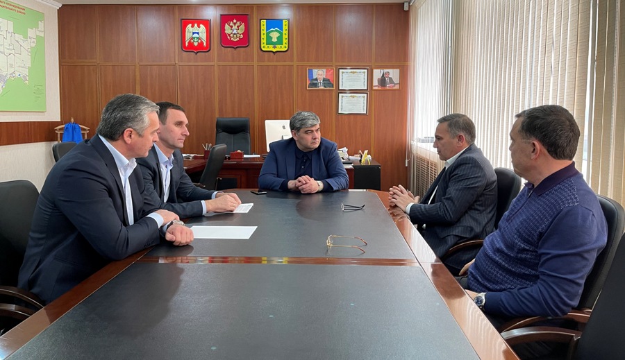 Казбек Коков по итогам поездки в Прохладненский район и городской округ Прохладный анонсировал проекты на 2021 год 
