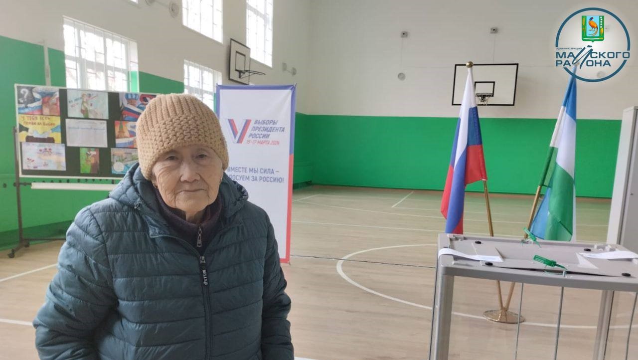 84-летняя Ким Мария Тен-Еновна пришла на избирательный участок 80, чтобы отдать свой голос за одного из четырёх кандидатов в Президенты РФ