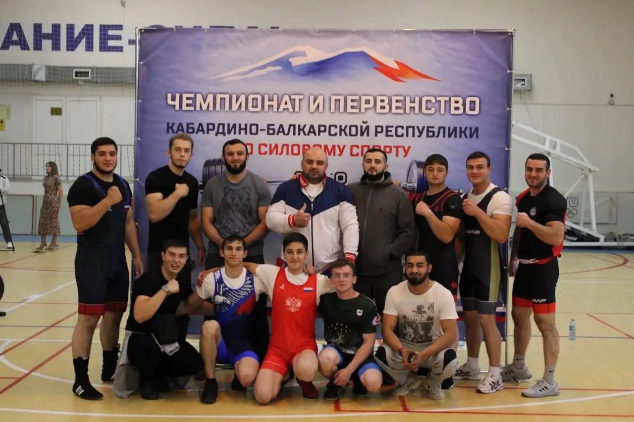 В Нальчике прошли чемпионат и первенство КБР по силовому спорту