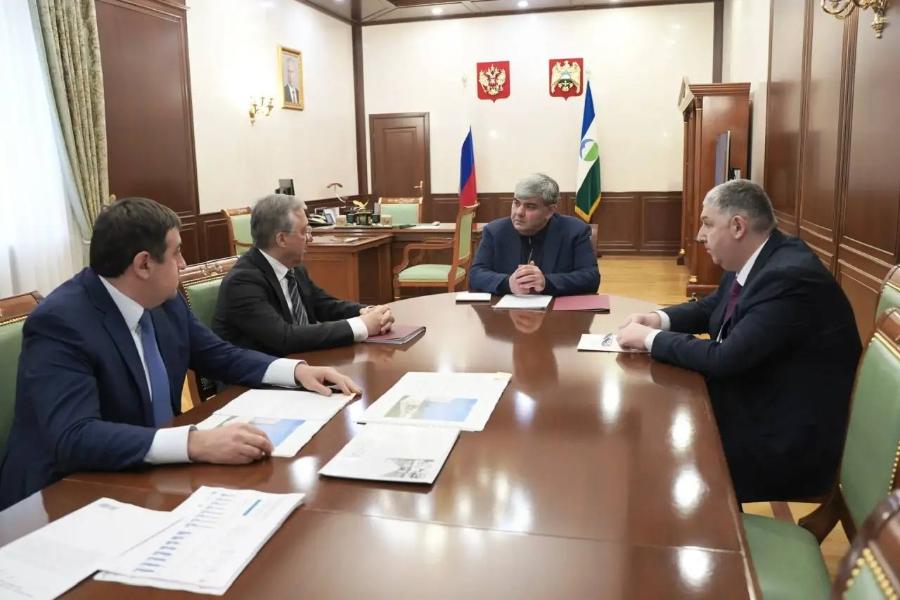 Казбек Коков поручил продолжить модернизацию центра психиатрии и наркологии и увеличить финансирование льготного лекарственного обеспечения еще на 200 миллионов рублей