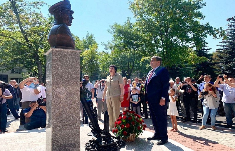 Казбек Коков принял участие в открытии сквера имени адмирала А.Г.Головко в Нальчике