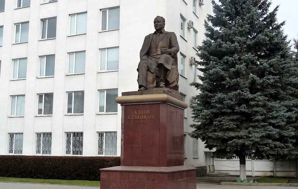 29 января состоится возложение цветов к памятнику Народного поэта КБР Алима Кешокова