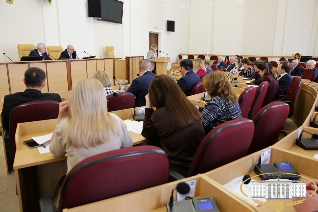 В законодательном органе идёт работа над главным финансовым документом