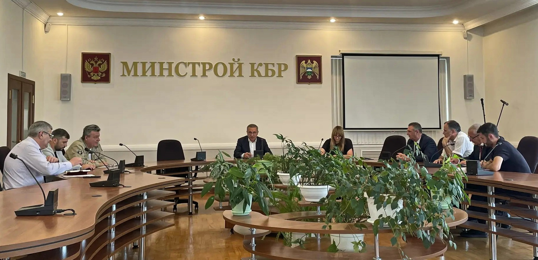 В Минстрое КБР обсудили реализацию федеральных проектов «Модернизация коммунальной инфраструктуры» и «Формирование комфортной городской среды»