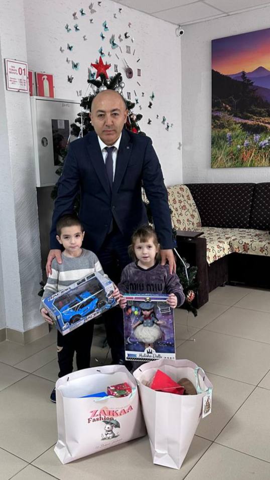 В преддверии Нового года глава Лескенского муниципального района  присоединился к Всероссийской акции «Елка желаний».