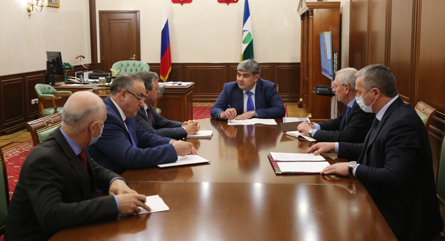 Казбек Коков провел совещание с членами Правительства КБР 