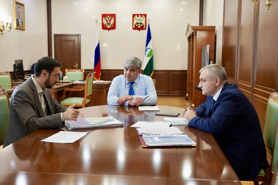 Казбек Коков обсудил с руководством администрации Нальчика формирование архитектурного облика столицы республики