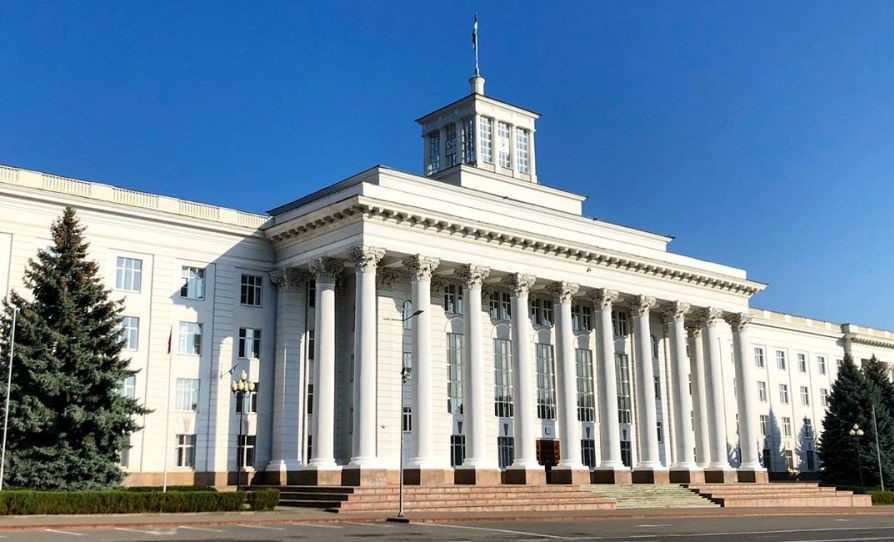 Казбек Коков поручил направить дополнительно более 20 миллионов рублей на обеспечение медучреждений Кабардино-Балкарии средствами индивидуальной защиты