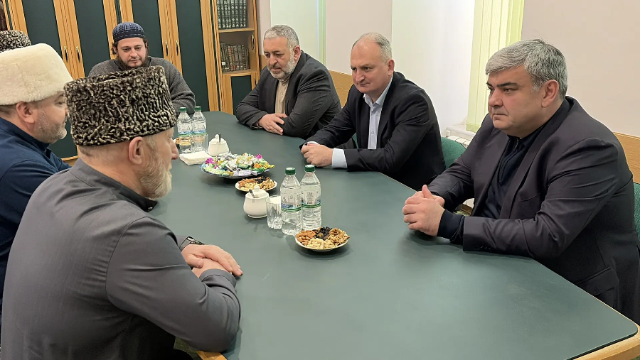 Глава КБР Казбек Коков встретился с председателем ДУМ КБР Хазраталием Дзасежевым