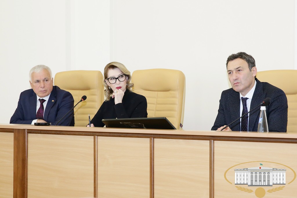 Основной объём бюджетных средств будет направлен на решение социальных вопросов
