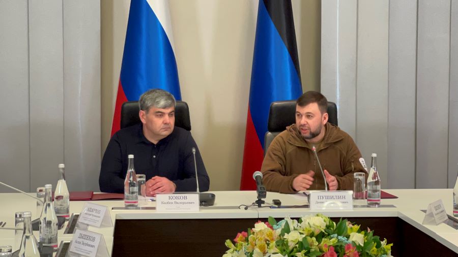 Казбек Коков в Донецке обсудил с Денисом Пушилиным вопросы взаимодействия  