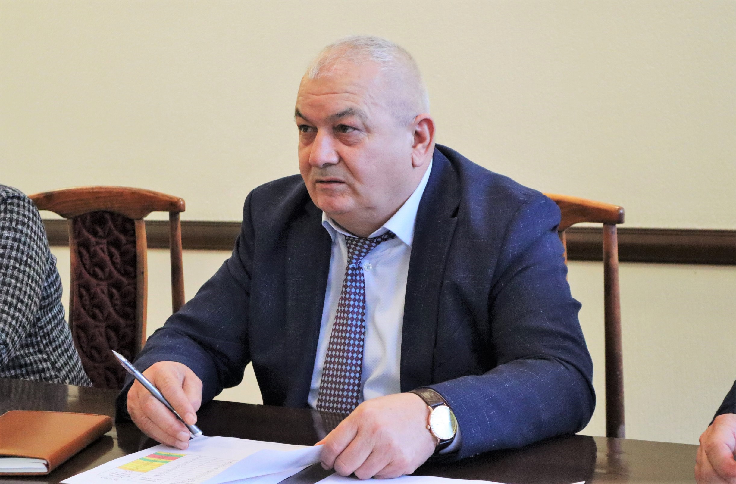 Валерий Ажиев провел совещание с главами поселений и руководителями структурных подразделений администрации