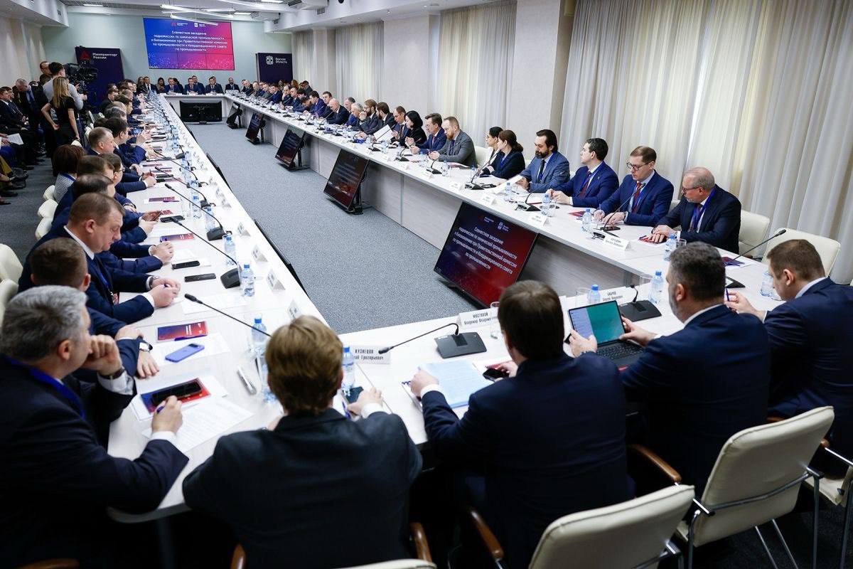 12 и 13 марта 2026 года министр промышленности, энергетики и торговли Кабардино-Балкарской Республики Шамиль Ахубеков принял участие в заседании Координационного совета по промышленности Минпромторга России.
