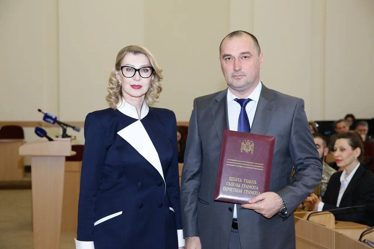 В Парламенте республики подвели итоги года и отметили выдающихся работников