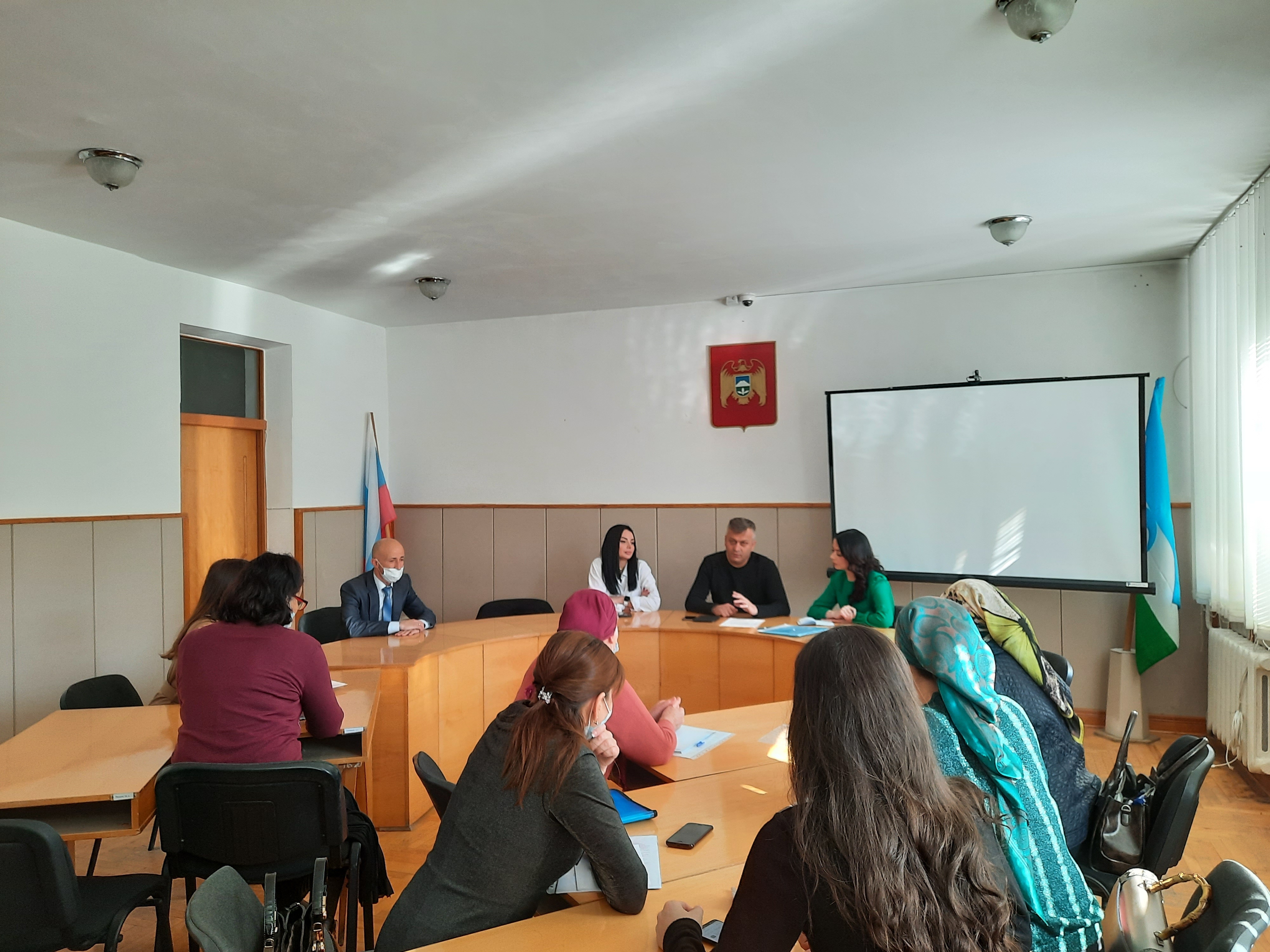 С целью повышения профессиональной компетентности педагогов-психологов образовательных учреждений Черекского муниципального района в районной администрации  состоялся обучающий семинар на тему: «Выявление подростков с деструктивным и саморазрушающим повед