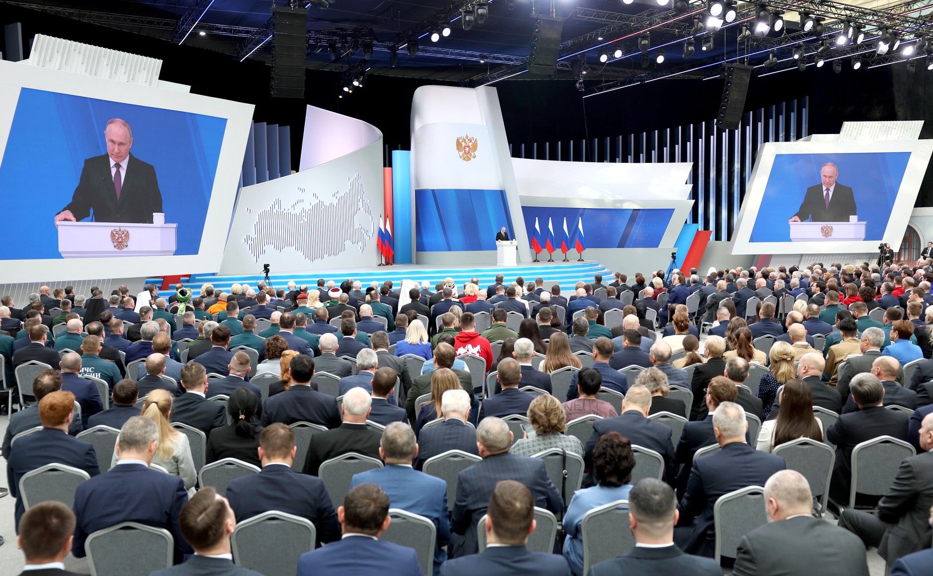 В России будет запущена кадровая программа для ветеранов СВО «Время героев»